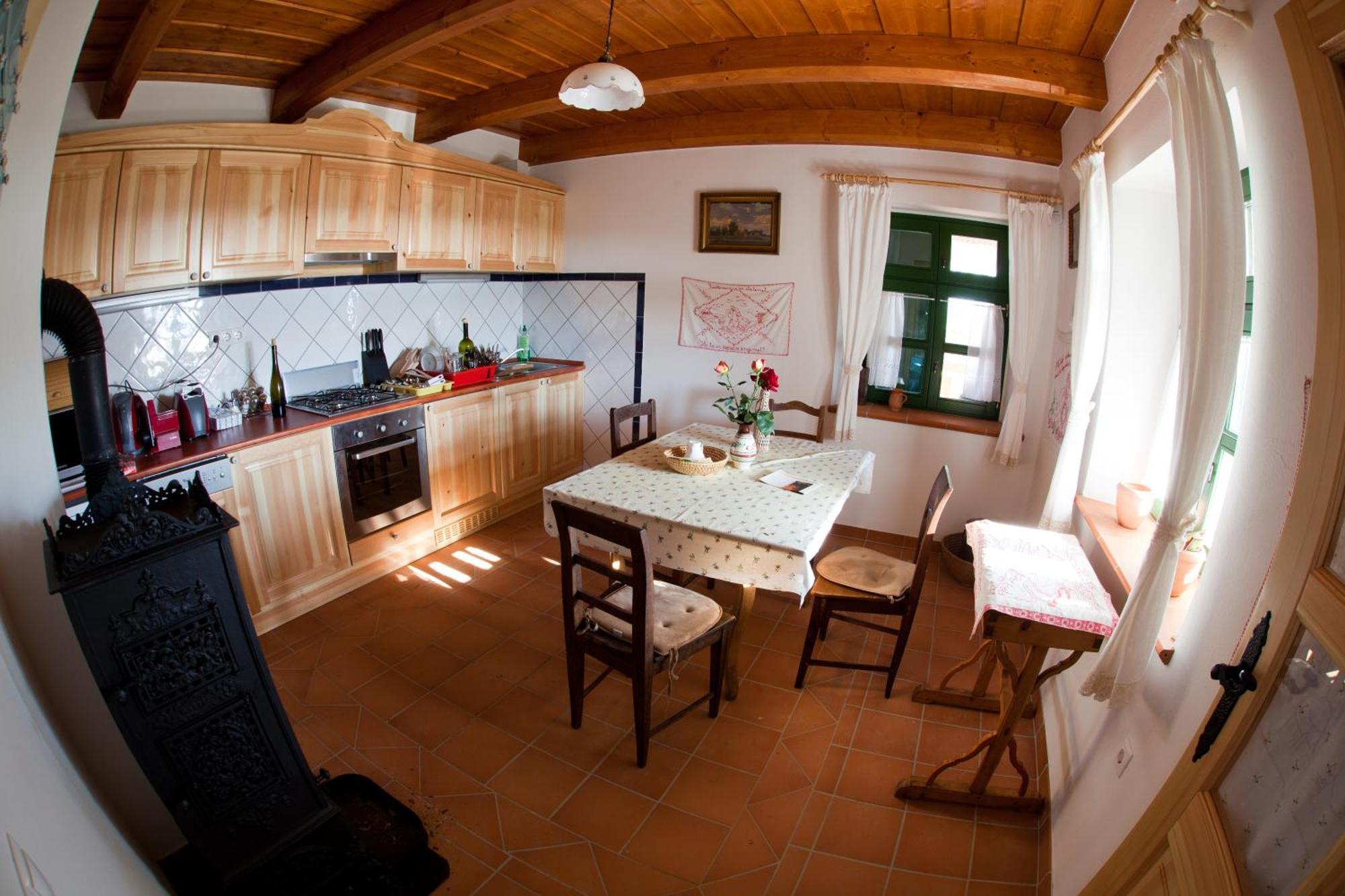 Vindornyalak Oereghegyi Apartman מראה חיצוני תמונה
