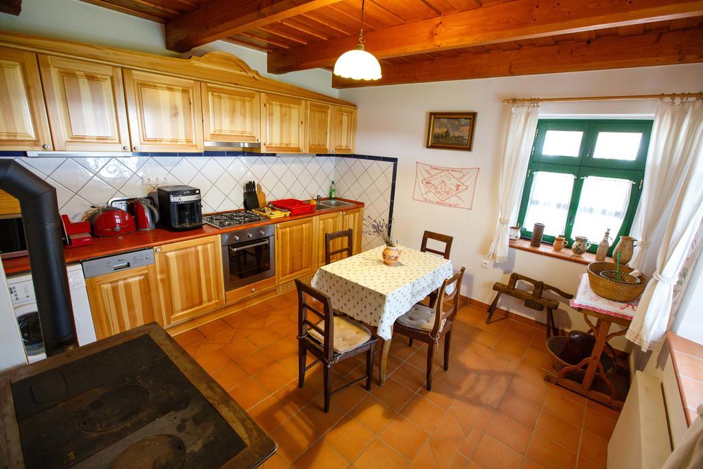 Vindornyalak Oereghegyi Apartman חדר תמונה