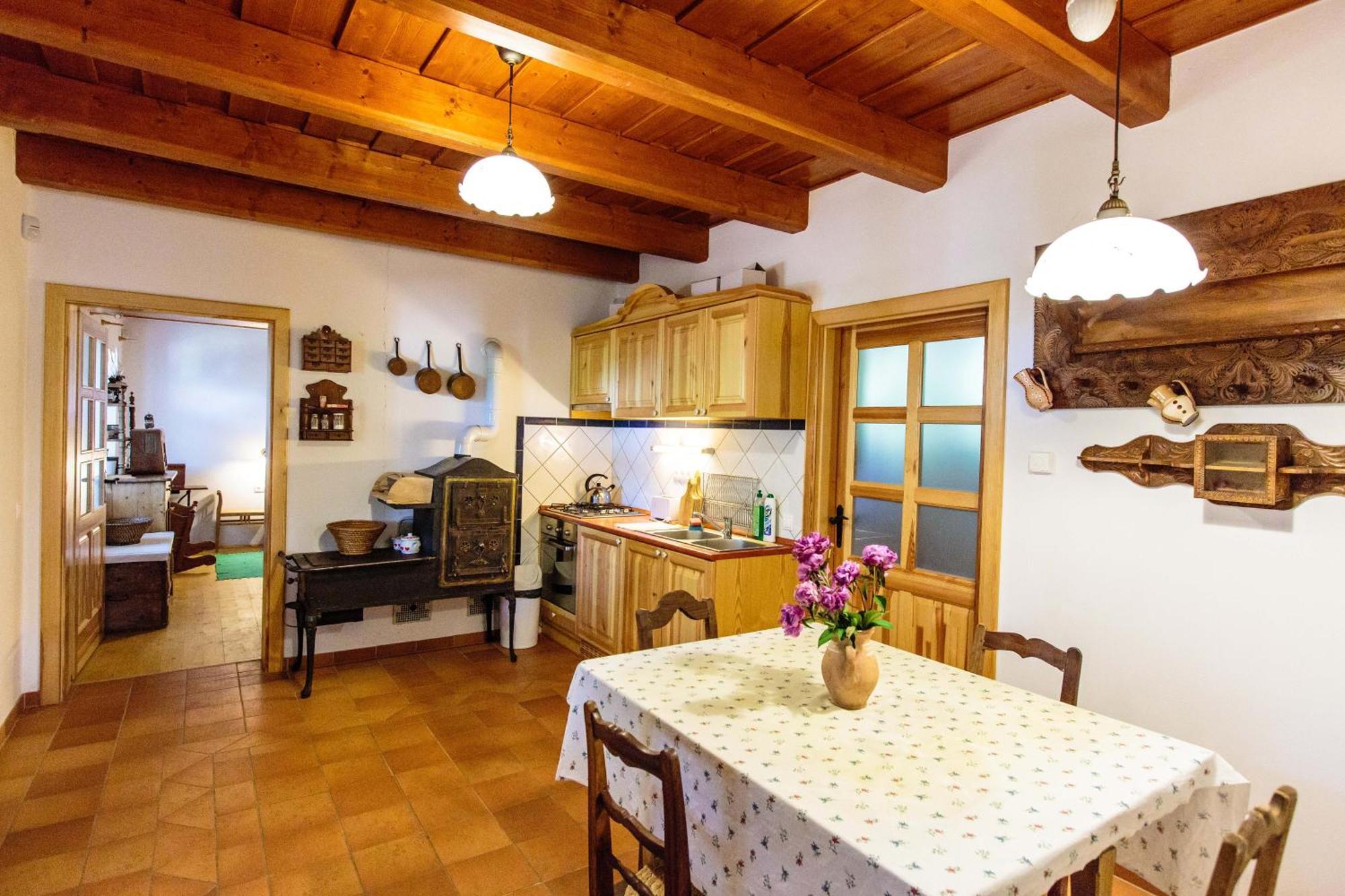 Vindornyalak Oereghegyi Apartman מראה חיצוני תמונה